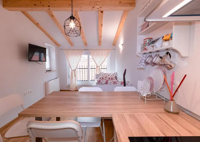 Apartments Pia