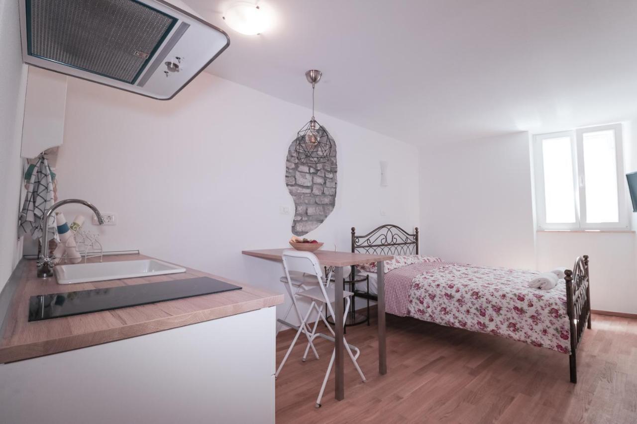 Apartment Pia *