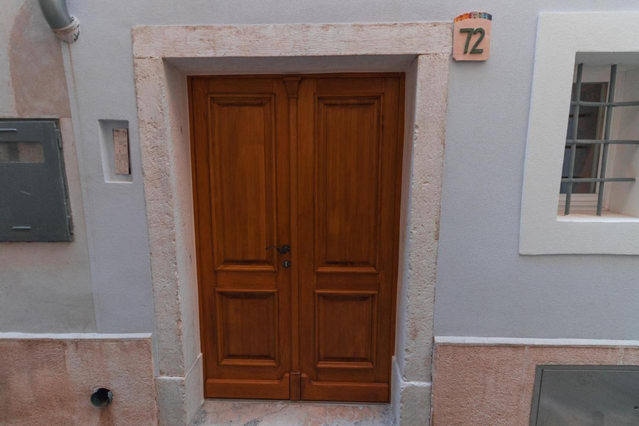 Pia Apartment